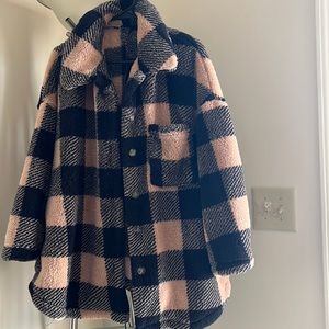 Super warm coat/ never worn/ too big for me size XL (oversized look and fit)